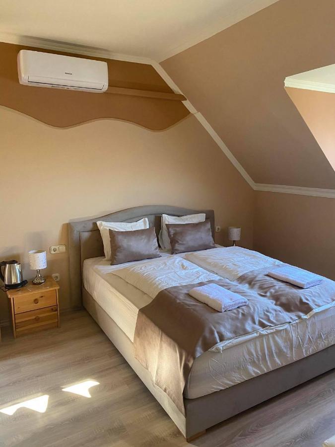 Bed and Breakfast La Curia Panzio Dunaszeg Экстерьер фото