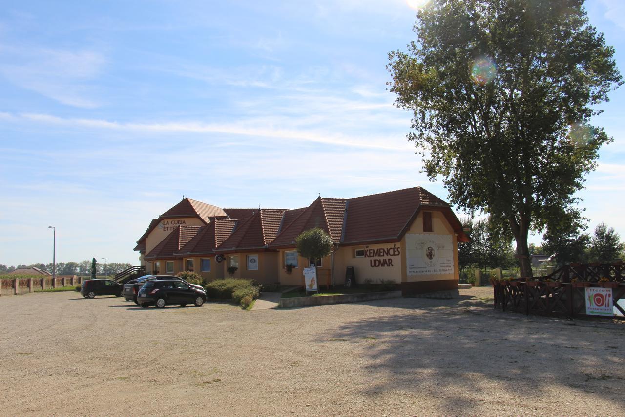 Bed and Breakfast La Curia Panzio Dunaszeg Экстерьер фото