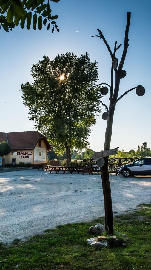 Bed and Breakfast La Curia Panzio Dunaszeg Экстерьер фото